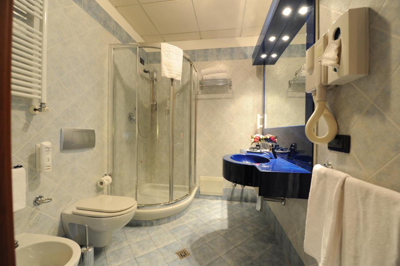 Hotel Parisi Nichelino Bagian luar foto