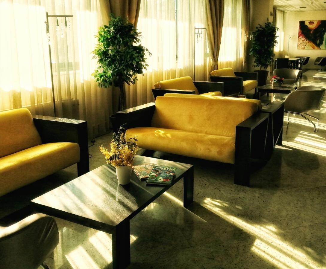 Hotel Parisi Nichelino Bagian luar foto