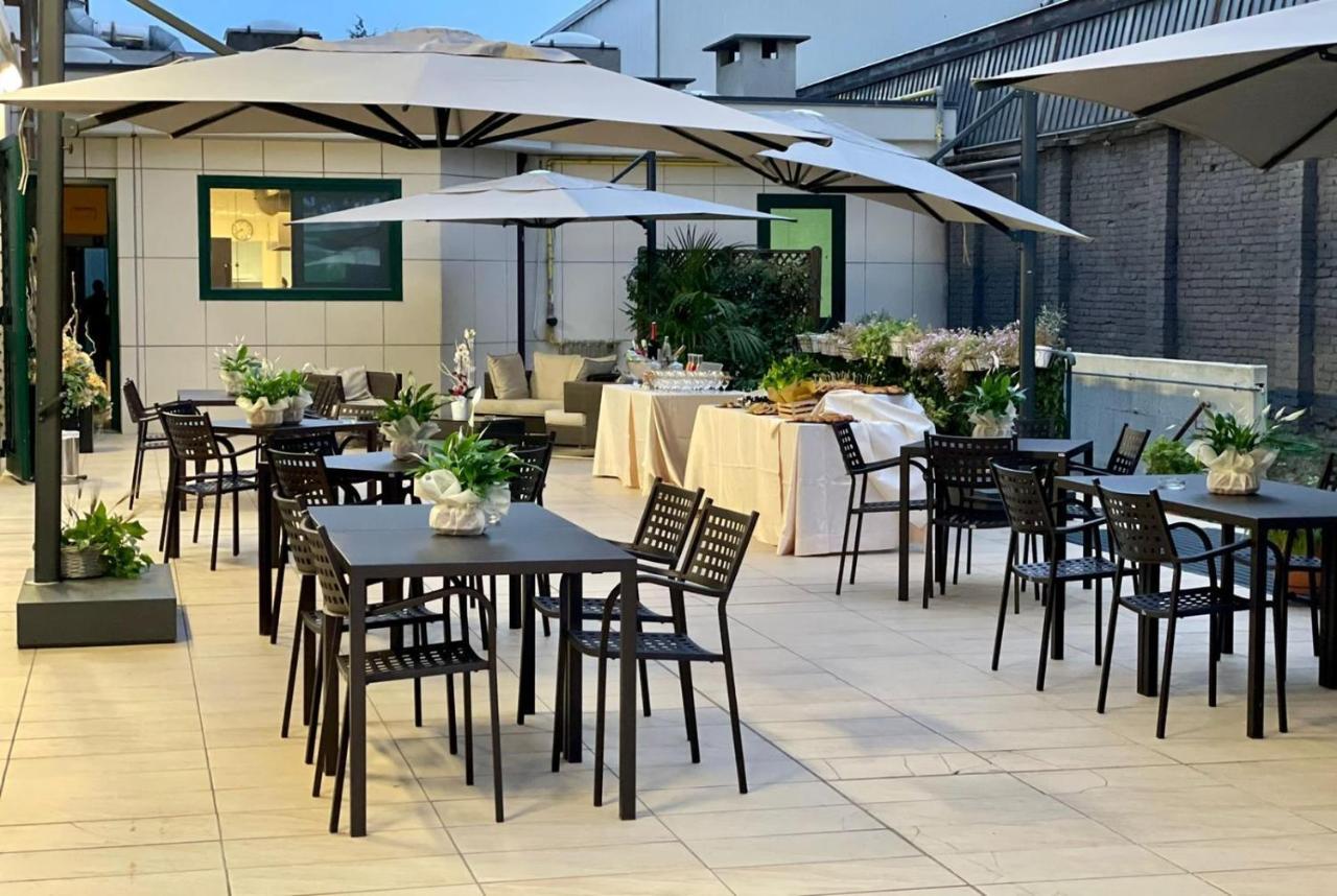 Hotel Parisi Nichelino Bagian luar foto