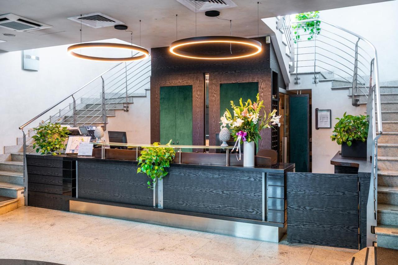 Hotel Parisi Nichelino Bagian luar foto