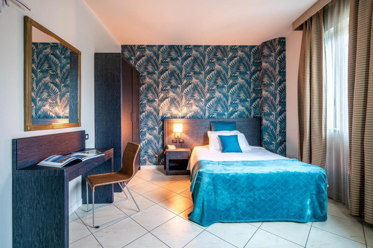 Hotel Parisi Nichelino Bagian luar foto