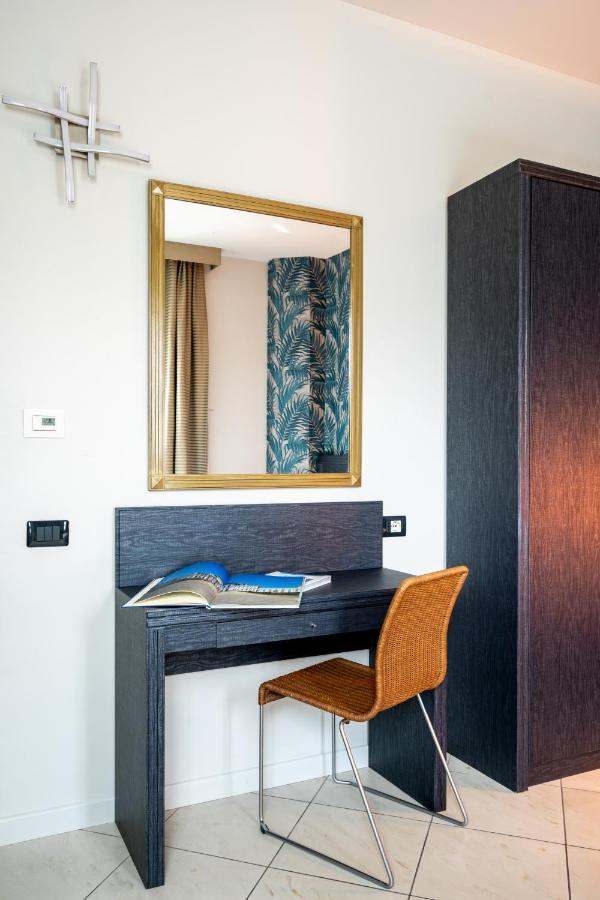 Hotel Parisi Nichelino Bagian luar foto
