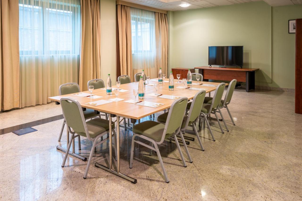 Hotel Parisi Nichelino Bagian luar foto