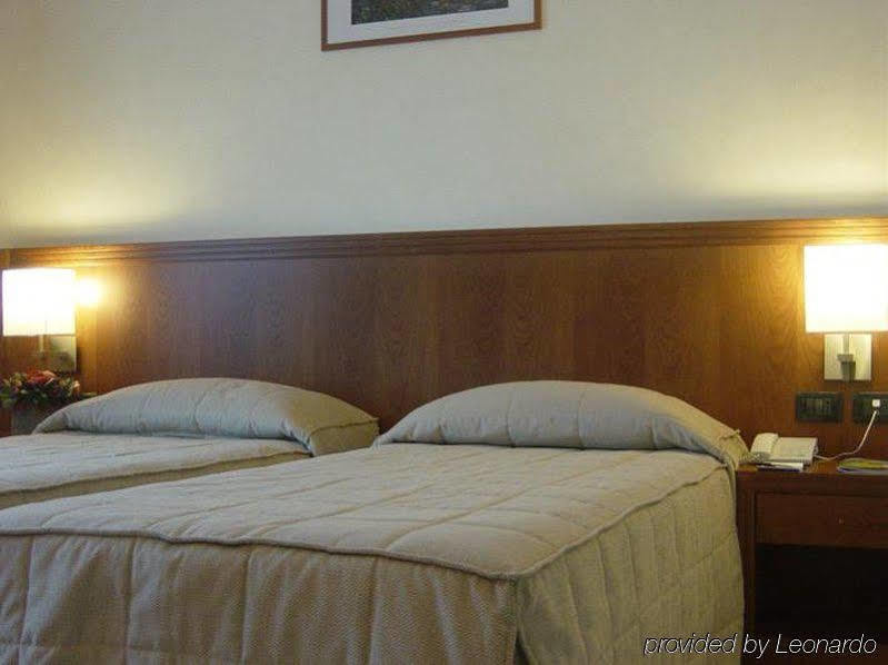 Hotel Parisi Nichelino Bagian luar foto